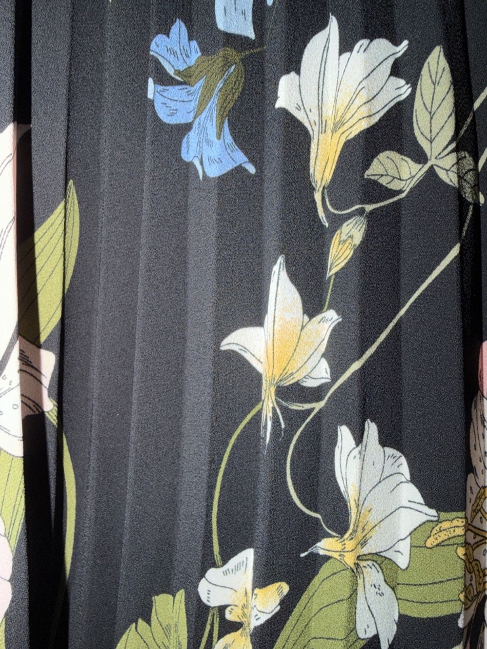 New York & Company Floral Pleated Skirt 🌸 - Picture 3 of 4